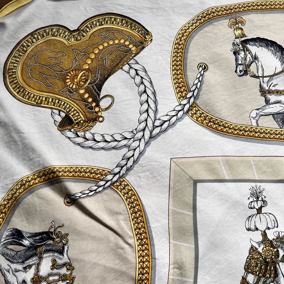 Hermes ‘Grand Apparat’ Scarf. 100% Silk.Equestrian motif. Artist Jacques Eudel. - Picture 5 of 15